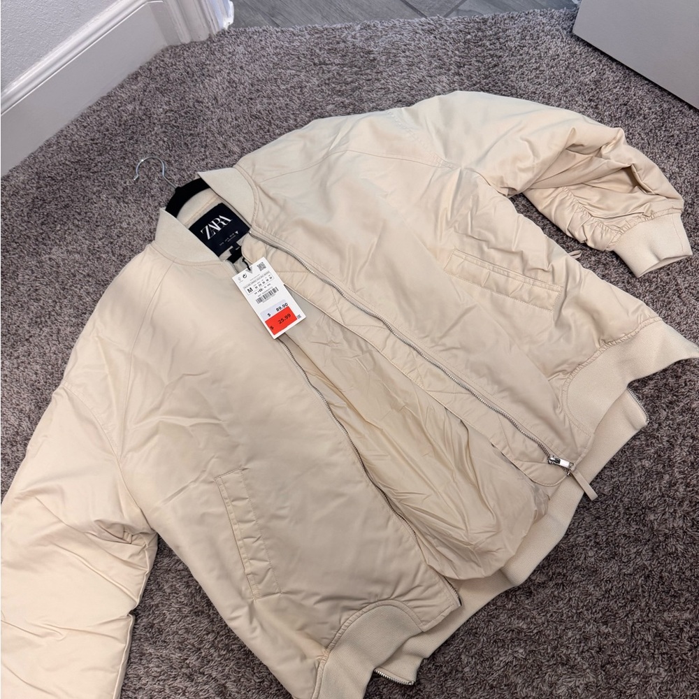 Zara Off-White Quilted Jacket with Silver Zipper